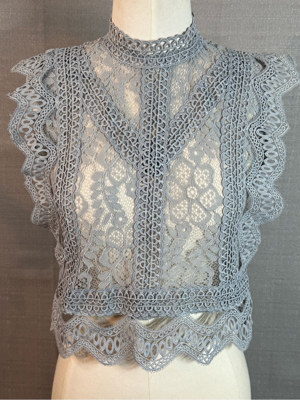 Chicwish Gray Lace High-Neck Sleeveless Crop Camisole